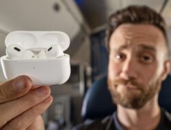 Tutorial Cara Memperbaiki AirPods Rusak Terkena Air